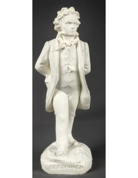 Estatuilla de Ludwig van Beethoven, compositor, pianista y director de orquesta alemán