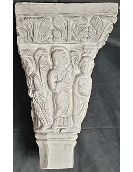 Twin capitals adorned with angels and saints - Gothic style