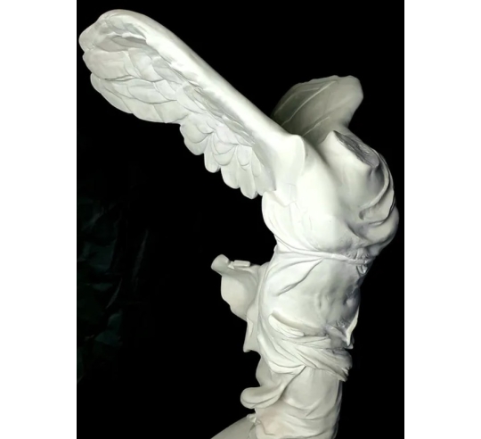 Statue de la Victoire de Samothrace, Musée du...