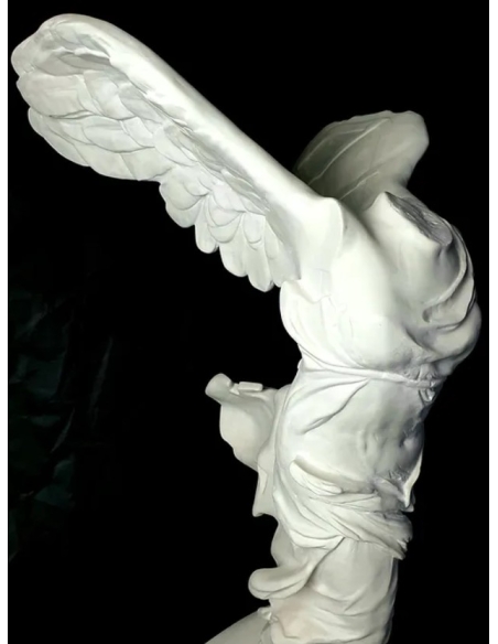 Estatua de la Victoria de Samotracia, Museo del Louvre