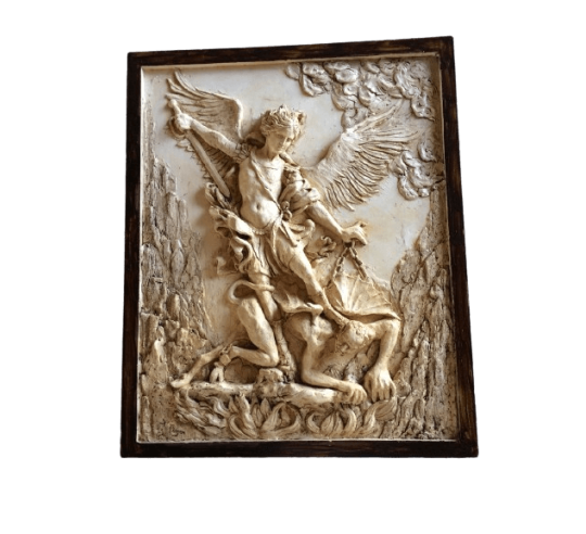 Bajorrelieve del Arcángel San Miguel derrotando...