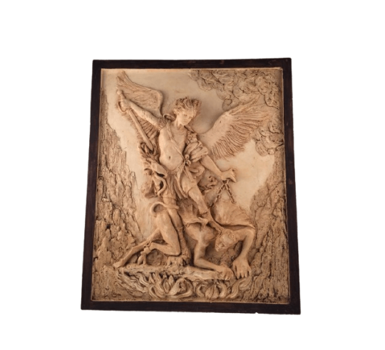 Bajorrelieve del Arcángel San Miguel derrotando...