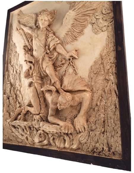 Bajorrelieve del Arcángel San Miguel derrotando al demonio, según Guido Reni