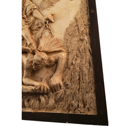 Bajorrelieve del Arcángel San Miguel derrotando...