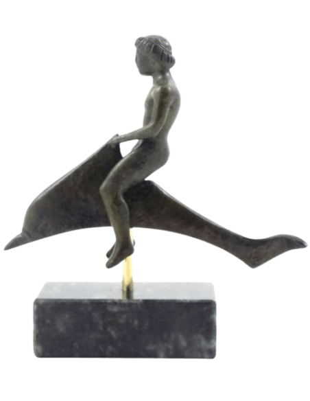 Statuette en bronze jeune homme chevauchant un dauphin, Musée Archéologique d'Athénes